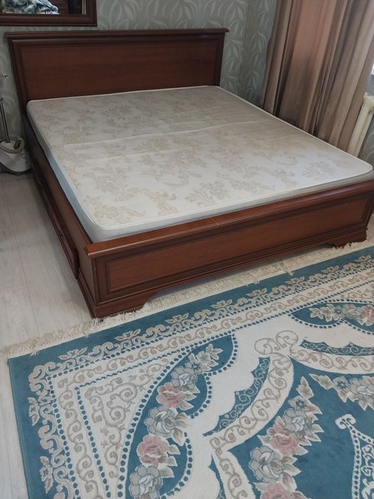 Кровать двуспальная