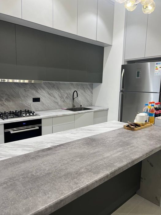 Mirabad Avenue glamour