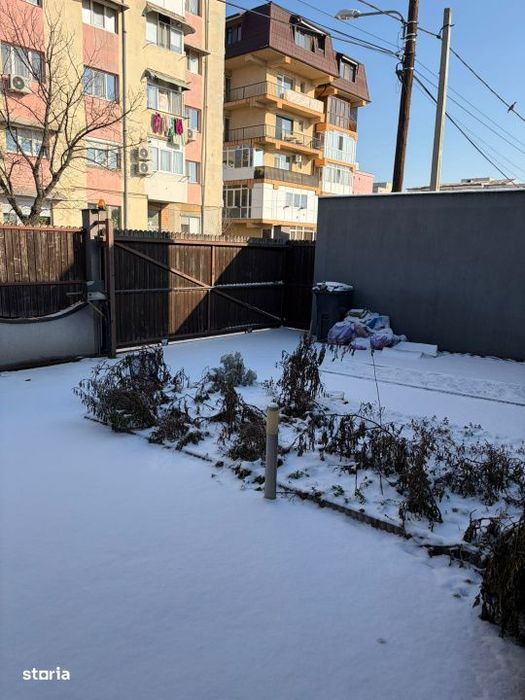 Casa P+1, 350 mp utili, teren 500 mp, zona Craiovita Noua
