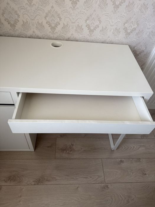 Стол письменный