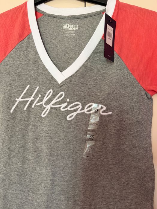 Тениска Tommy Hilfiger размер XS. Памук 100%. Нова.
