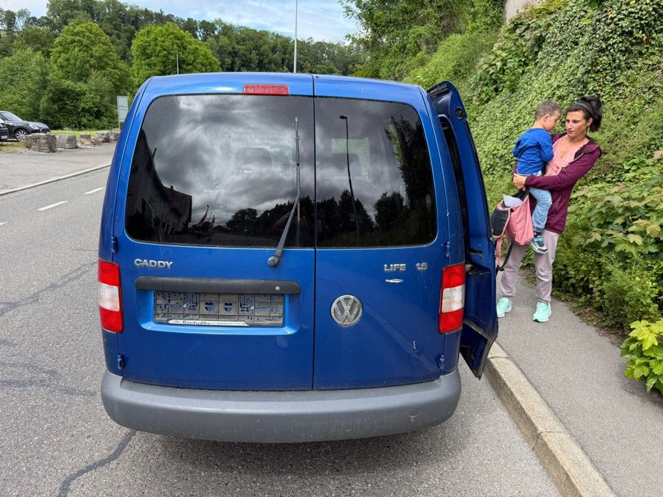 Vând Vw Caddy 1.6 benzina
