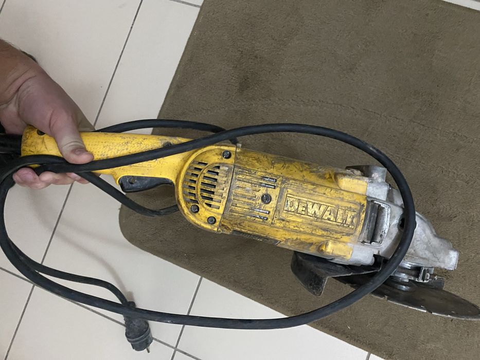 Продам болгарку большую