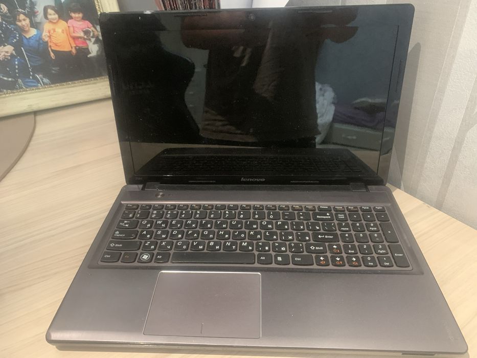 Продаю рабочи дохлый ноутбук