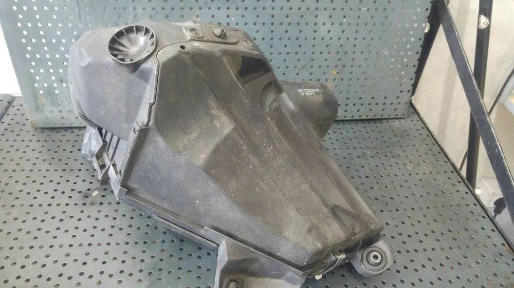 Carcasa filtru aer 2.0 d bmw seria 1 e81 e87 ad7797460070 1371779746007 70316826