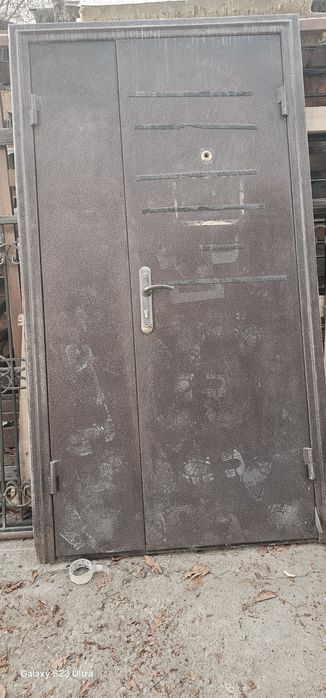 Дверь  наружный  бу