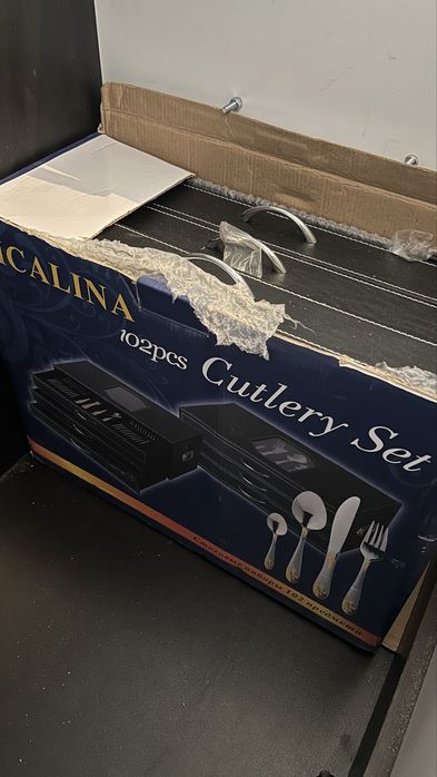 Сундук с посудами