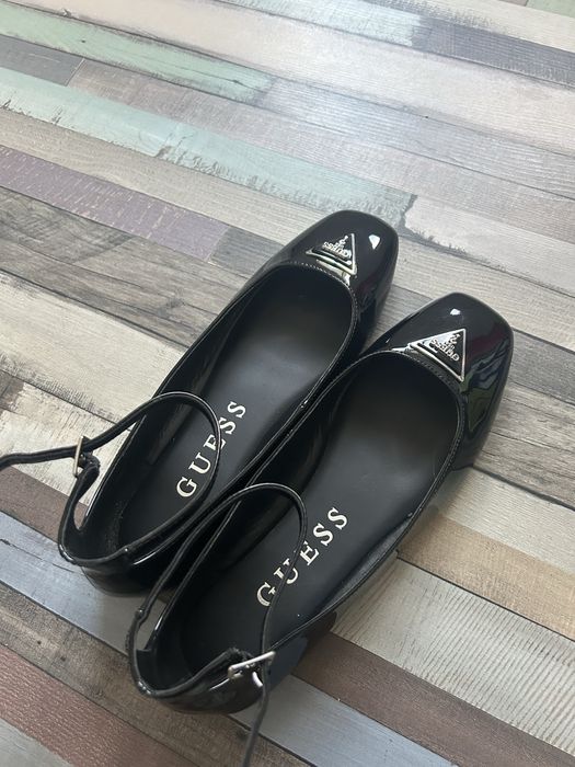 Balerini dama  Guess