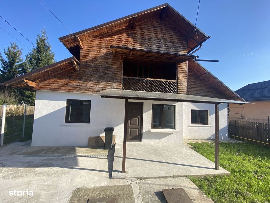 Casă cu 4 camere,2 bai, curte 529mp, toate utilitatile Breaza