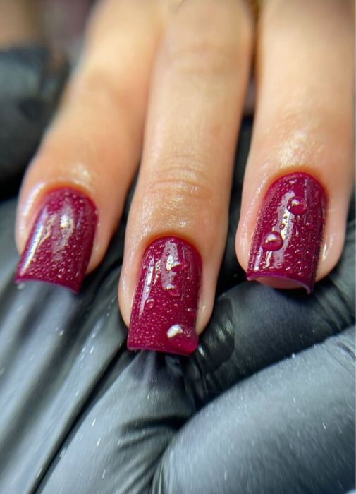 Маникюр и педикюр