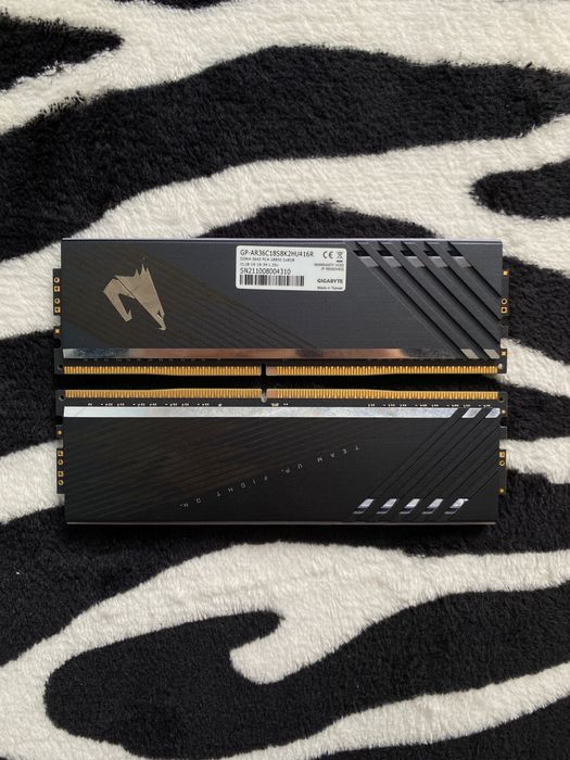 RAM Aorus RGB 16 GB DDR4 3600Mhz
