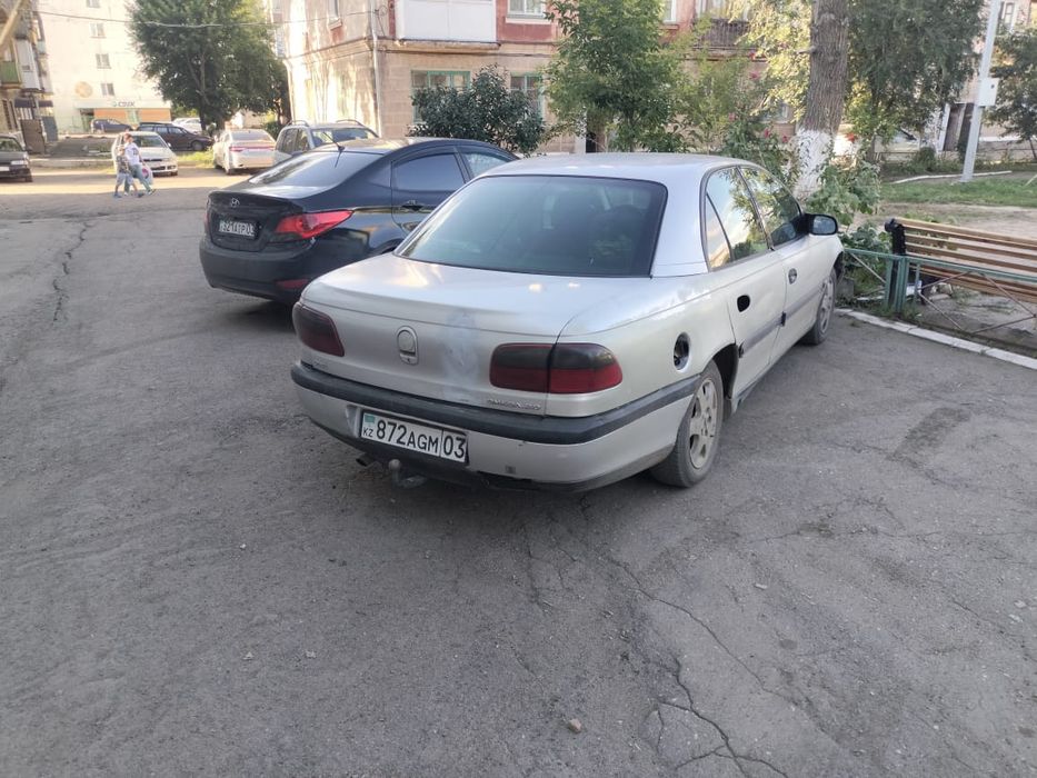 Продам авто Опель омега б 97 года