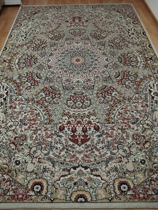 Продам Ковер 2м на 3м.