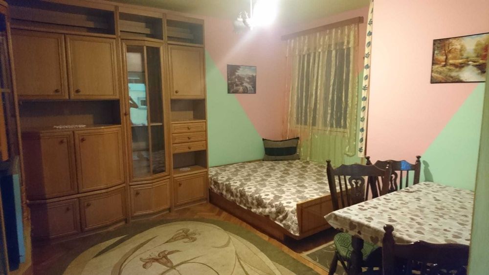 Închiriez casă cu 2 camere