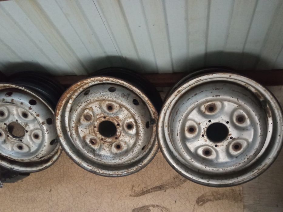 Продам резину, диски Форд Транзит 1990