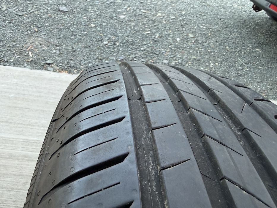 2бр. ОТЛИЧНИ Летни Гуми С Борд 215/55R/18 -VREDESTEIN- DOT:0824- 6.7мм.
