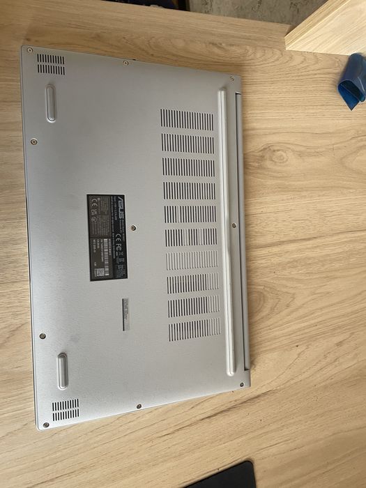 Asus vivobook8/512gb