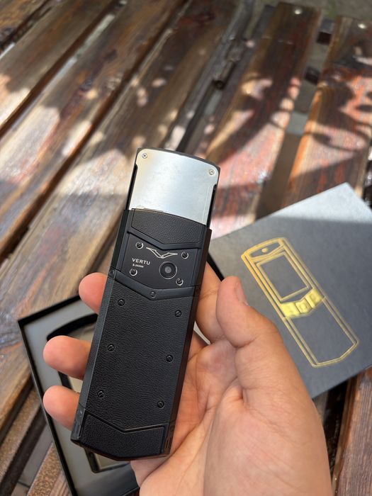 Vertu Слайдер Black