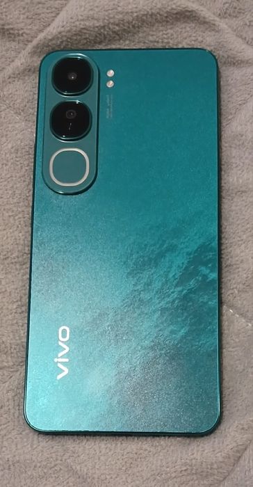 Продам Vivo V40 lite