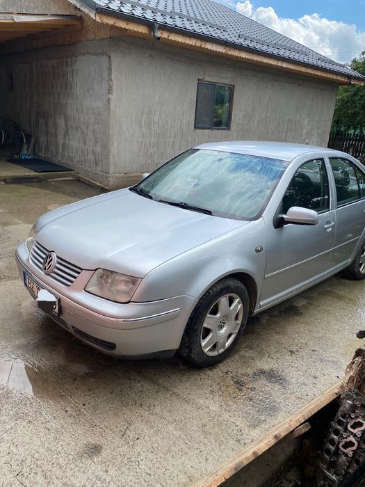 Vând Volkswagen Bora 1.6