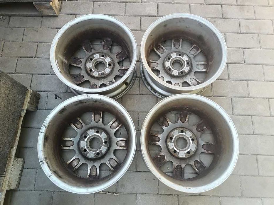 Продам оригинальные легкосплавные диски "Speedline" на Ауди 100.
