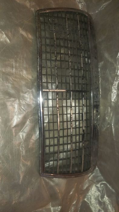 Продам решотку радиатора мерседес