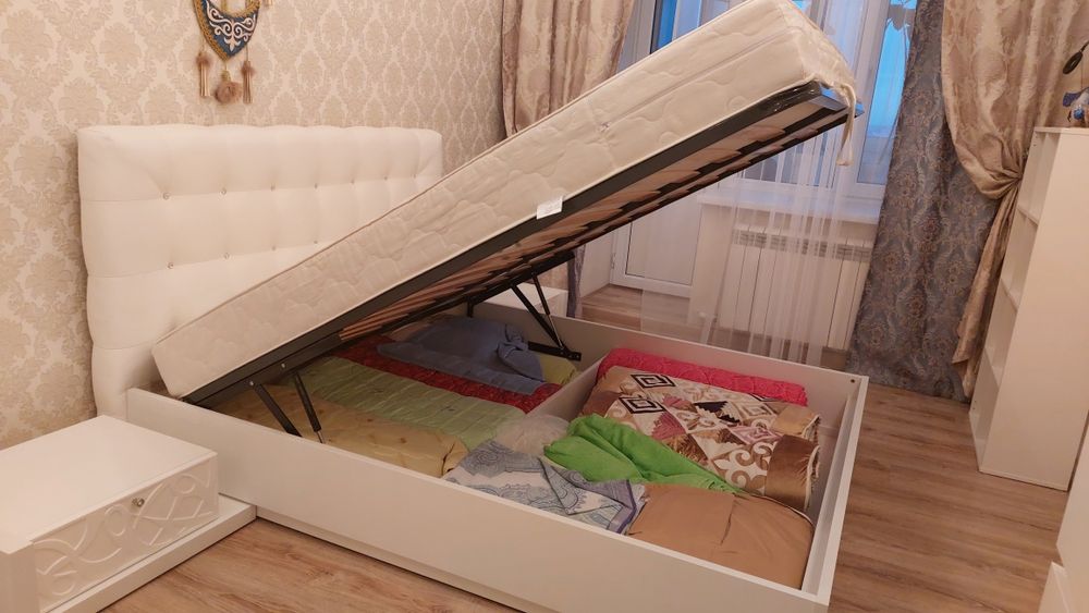 Двуспалка с двумя тумбами