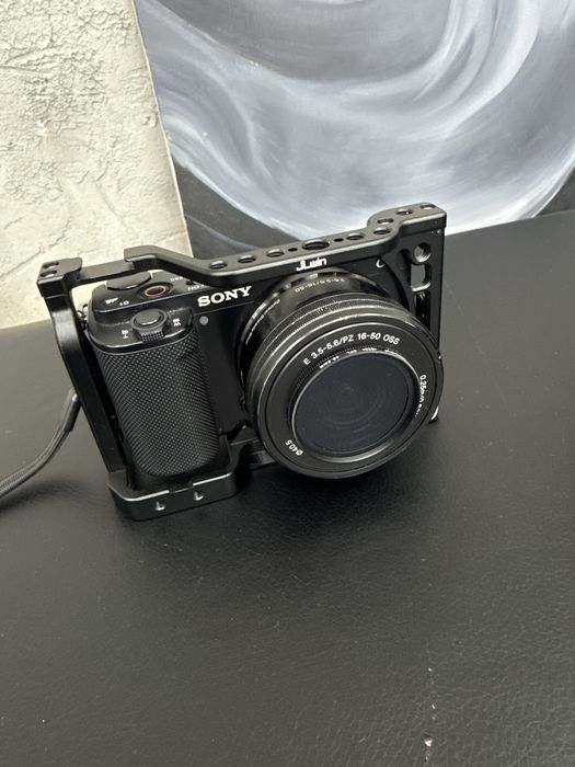 Продам фотокамеру Sony zv-e10