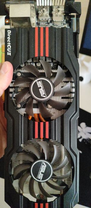 ASUS Radeon HD 7850 DirectCU II 2GB