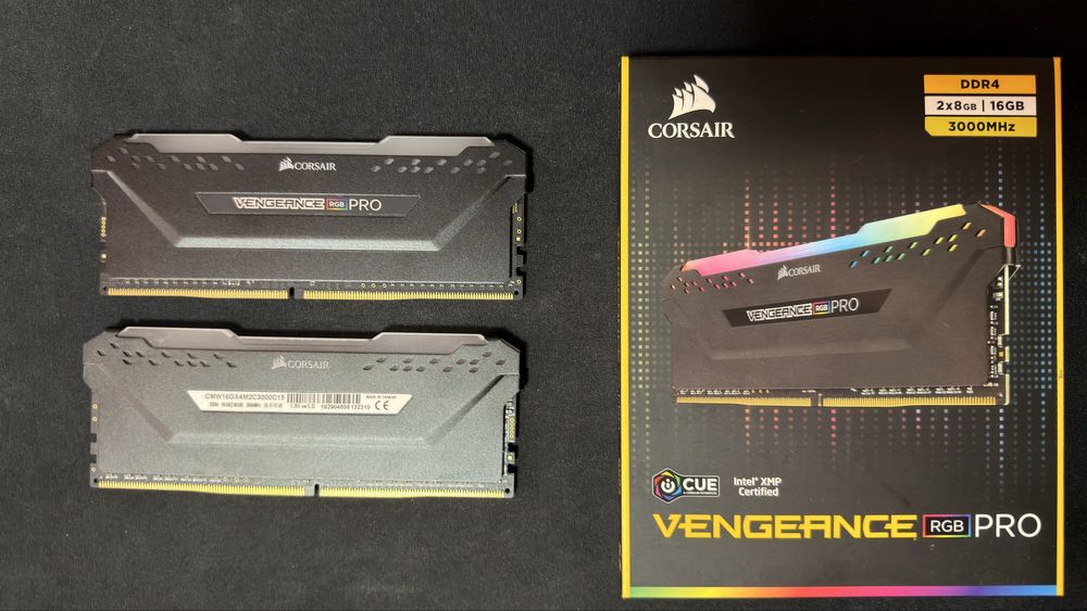 16GB (2x8GB) DDR4 3000Mhz RAM памет Corsair Vengeance RGB PRO