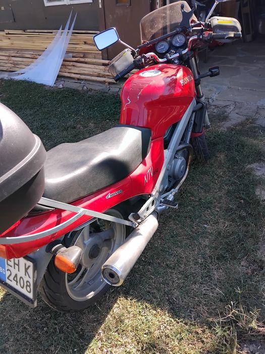 Продавам се Honda NTV 650