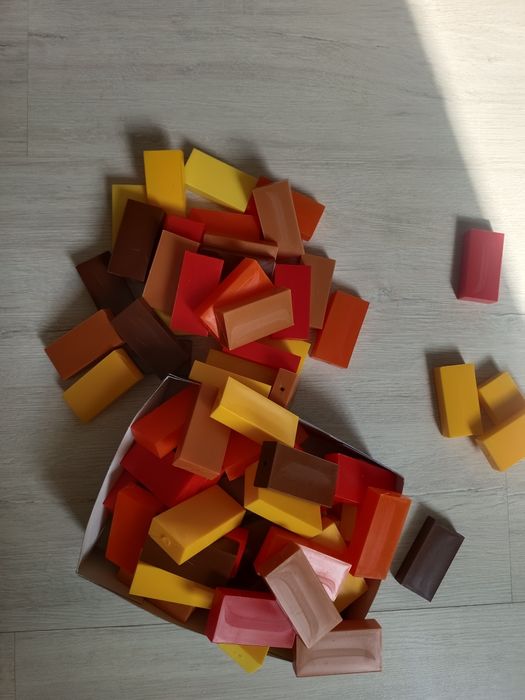 Игрушки кирпичики