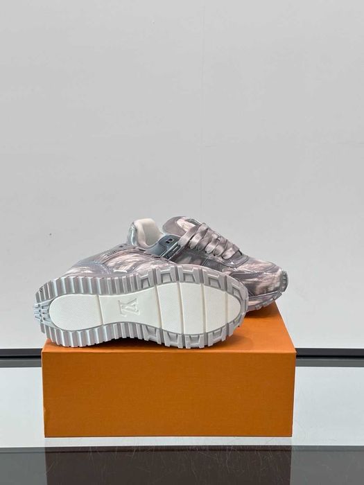 Adidasi Louis Vuitton Run Away Maxi Calitate Premium