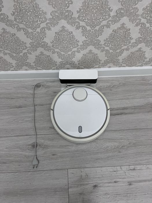 продам робот пылесос Xiomi
