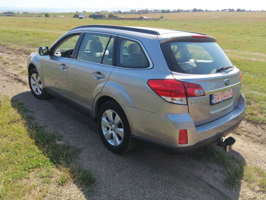 Subaru Outback diesel ,4x4 , 2010 .Stare foarte buna caros +mecanica.217000 km.certificati. Intretinuta anual la Subaru Belgia (documente) .
