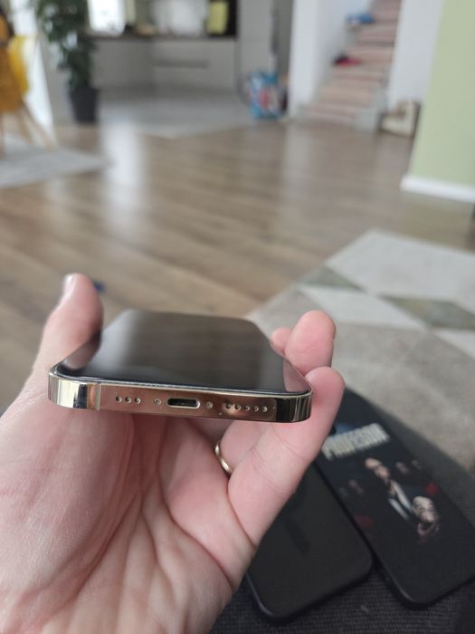 Iphone 12 pro gold
