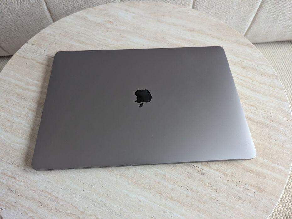 MacBook Pro 16 inch 2019