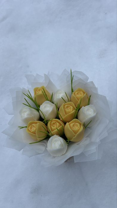 Aranjament floral din ceara de soia !