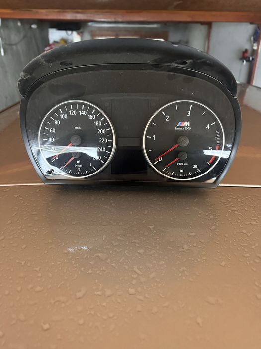 Продава километраж за бмв е90/91