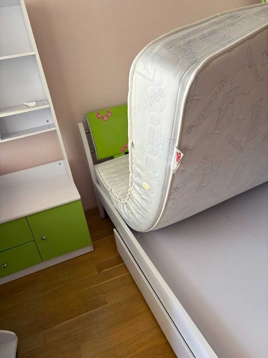 Изключително запазен сет MDF  мебели за детска стая