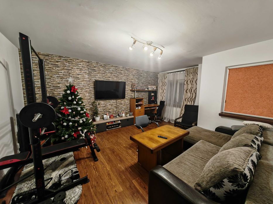 Proprietar, ofer chirie ap. 3 camere, cartier 1 Mai