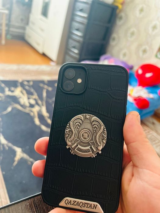 Продам IPhone 11 64gb