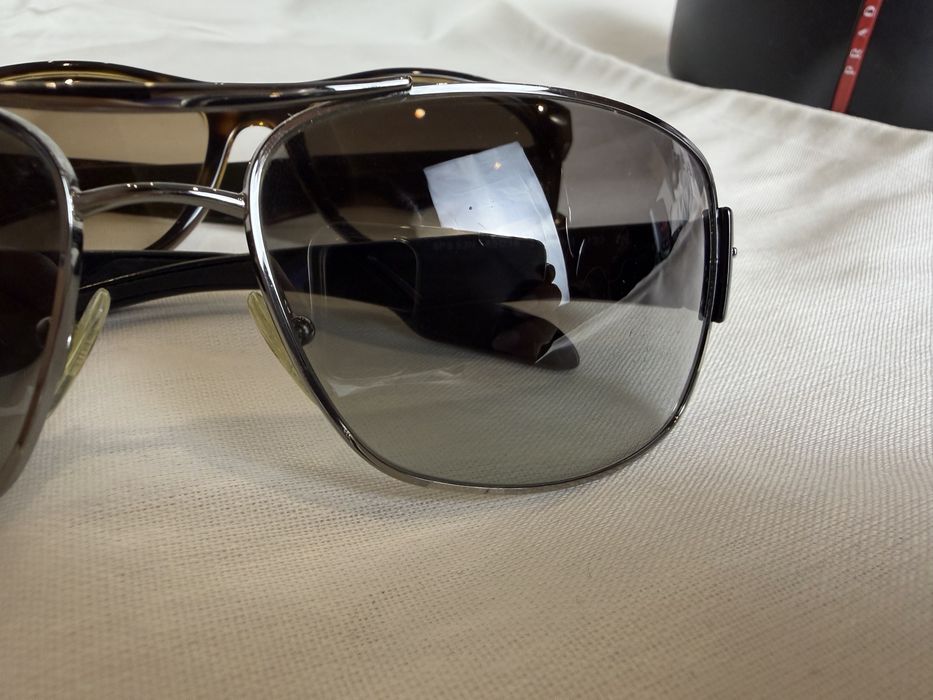СЛЪНЧЕВИ ОЧИЛА — Prada, Ray-Ban, Prego