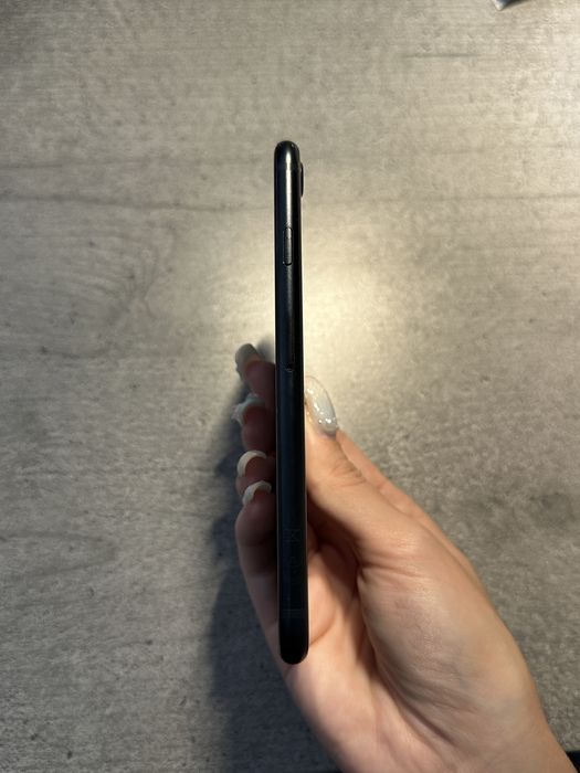 телефон Iphone SE 3