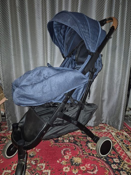 Продам коляску цена 10000