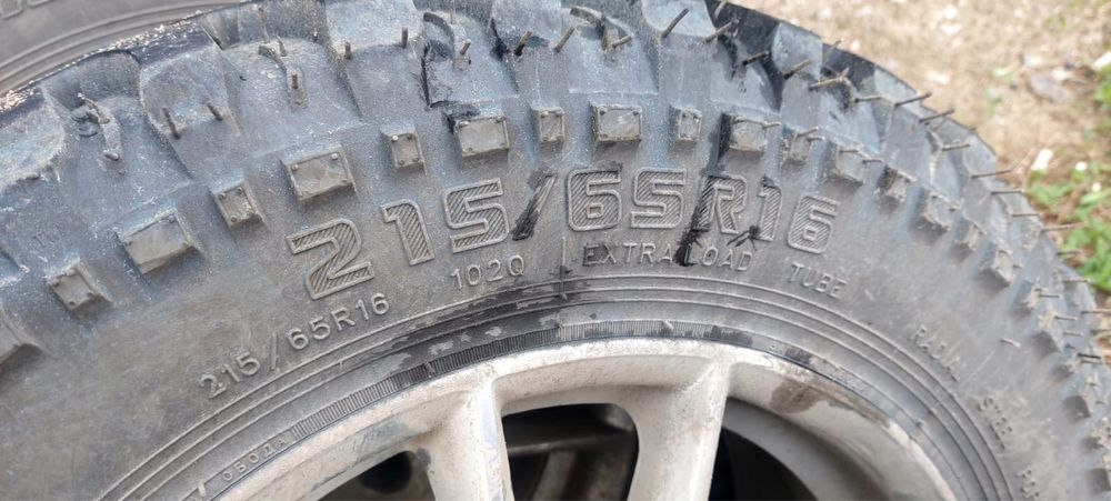 215/65/16 комплект А/Т и диски
