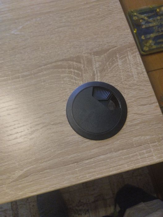 Новый стол универсальный.