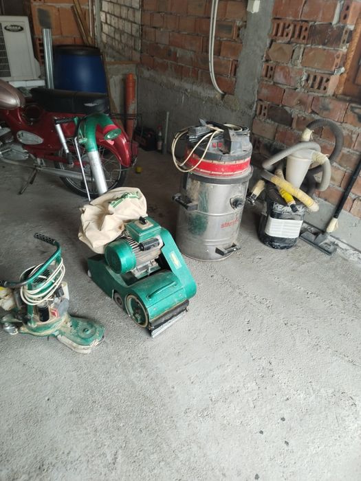 Продавам машини за циклене на паркет Vesan.