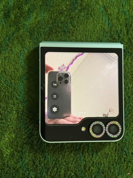 Samsung zet flip 6
Продам Samsung G