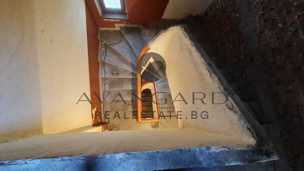 Продава се Къща в Пловдив, Център - 308 кв.м за 1822 €/кв.м - Снимка #13